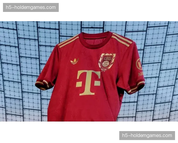 终场哨响，奥格斯堡38岁老将独坐替补席，以球衣掩面